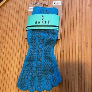 Toesox ballet barre yoga socks